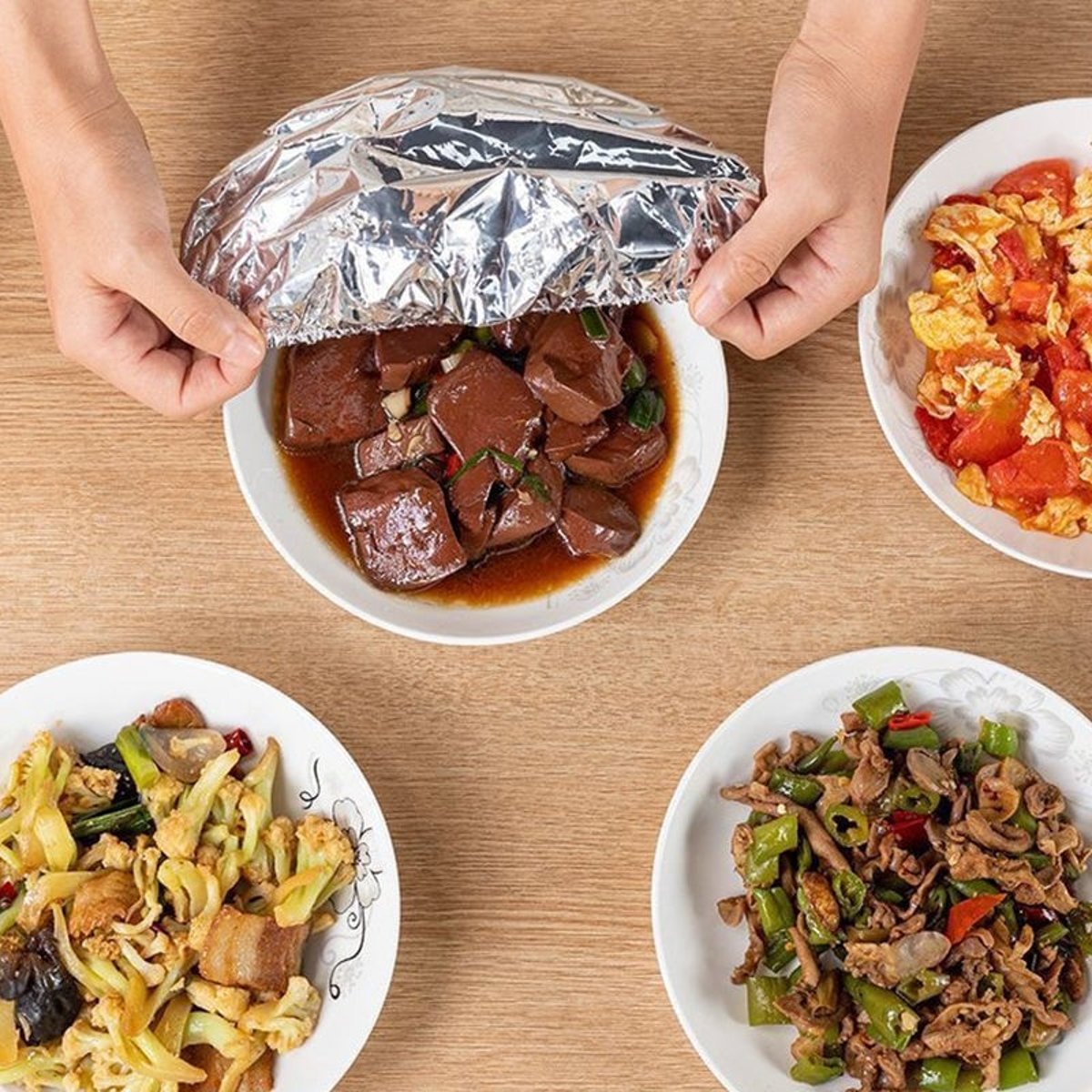 Protetor de alimentos - cobrindo pratos